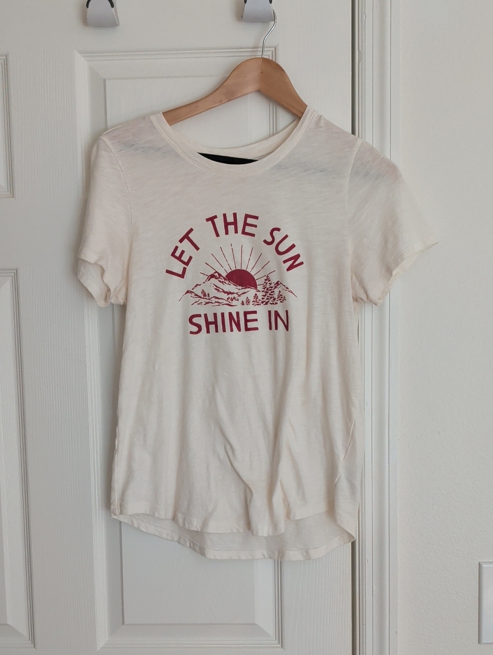 Old Navy Cream Short-Sleeve Graphic Tee with Red Sun Design